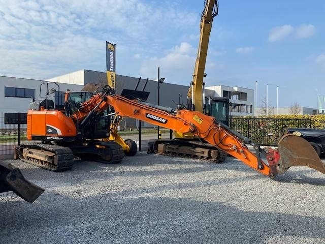Doosan DX140LCR-5 - Pelle sur chenille: photos 5 Doosan DX140LCR-5 - Pelle sur chenille: photos 5