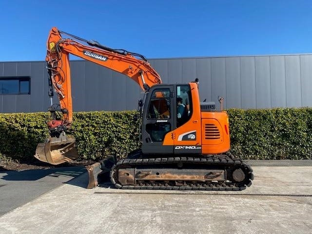 Doosan DX140LCR-5 - Pelle sur chenille: photos 4 Doosan DX140LCR-5 - Pelle sur chenille: photos 4