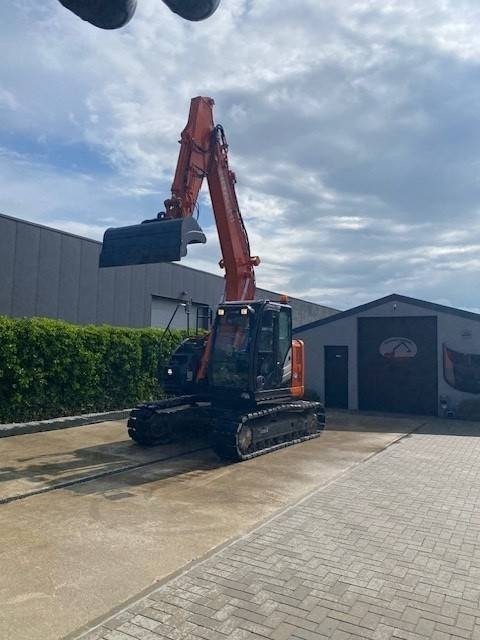 Hitachi 135 US-6 - Pelle sur chenille: photos 4 Hitachi 135 US-6 - Pelle sur chenille: photos 4