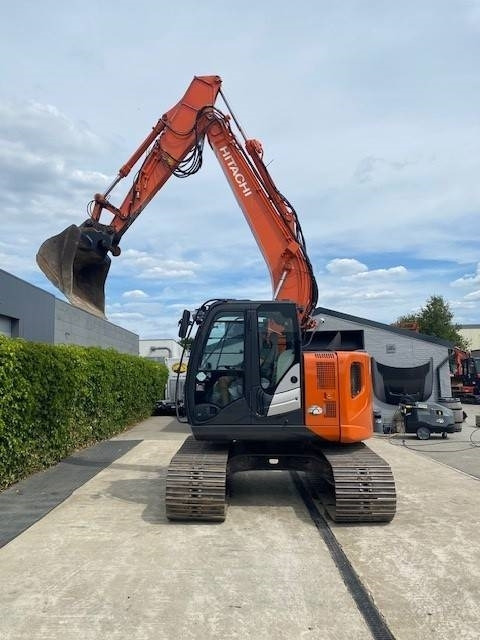 Hitachi ZX 135 US 5-B - Pelle sur chenille: photos 1 Hitachi ZX 135 US 5-B - Pelle sur chenille: photos 1