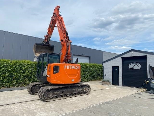 Hitachi ZX 135 US 5-B - Pelle sur chenille: photos 5 Hitachi ZX 135 US 5-B - Pelle sur chenille: photos 5