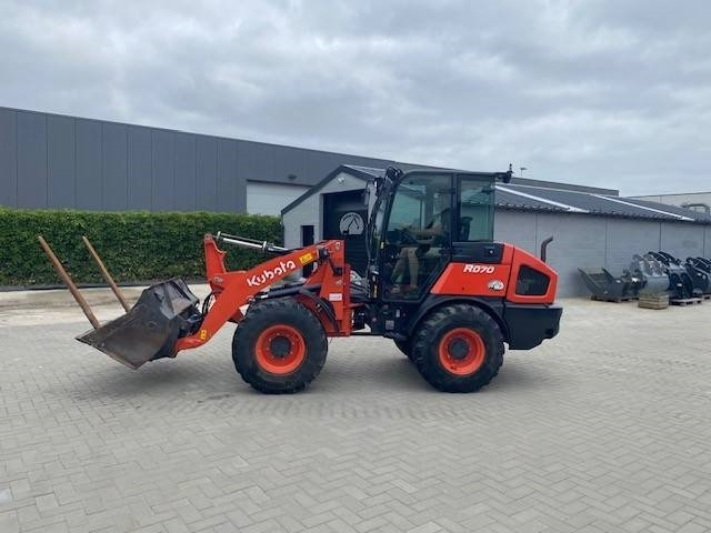 Kubota R 070 - Chargeuse sur pneus: photos 2 Kubota R 070 - Chargeuse sur pneus: photos 2