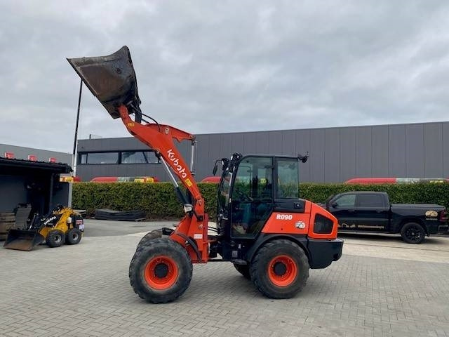 Kubota R 090 - Chargeuse sur pneus: photos 2 Kubota R 090 - Chargeuse sur pneus: photos 2