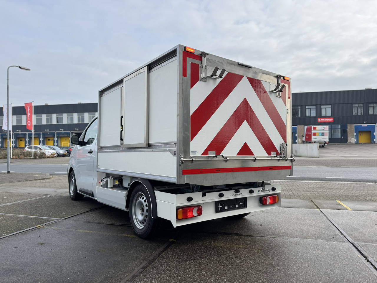 Citroen E-Jumpy veegvuil zijbelader seitenlader mullfahrzeug - Véhicule utilitaire benne, Utilitaire électrique: photos 4 Citroen E-Jumpy veegvuil zijbelader seitenlader mullfahrzeug - Véhicule utilitaire benne, Utilitaire électrique: photos 4