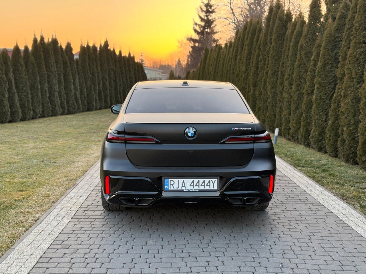 BMW M760 Baureihe 7 Lim M760 e xDrive - Berline: photos 5 BMW M760 Baureihe 7 Lim M760 e xDrive - Berline: photos 5