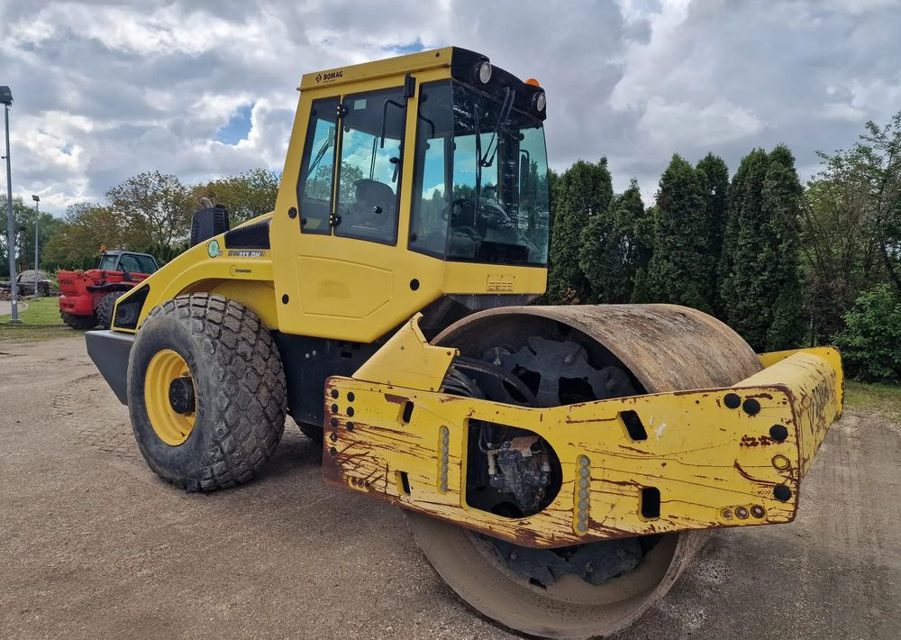 Bomag Bw 213 DH-4 - Compacteur: photos 1 Bomag Bw 213 DH-4 - Compacteur: photos 1