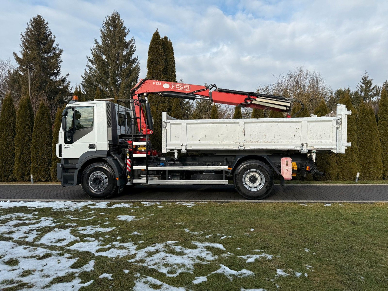 Iveco STRALIS 330 / 4x2/ TIPPER /FASSI F135 - Camion grue: photos 5 Iveco STRALIS 330 / 4x2/ TIPPER /FASSI F135 - Camion grue: photos 5