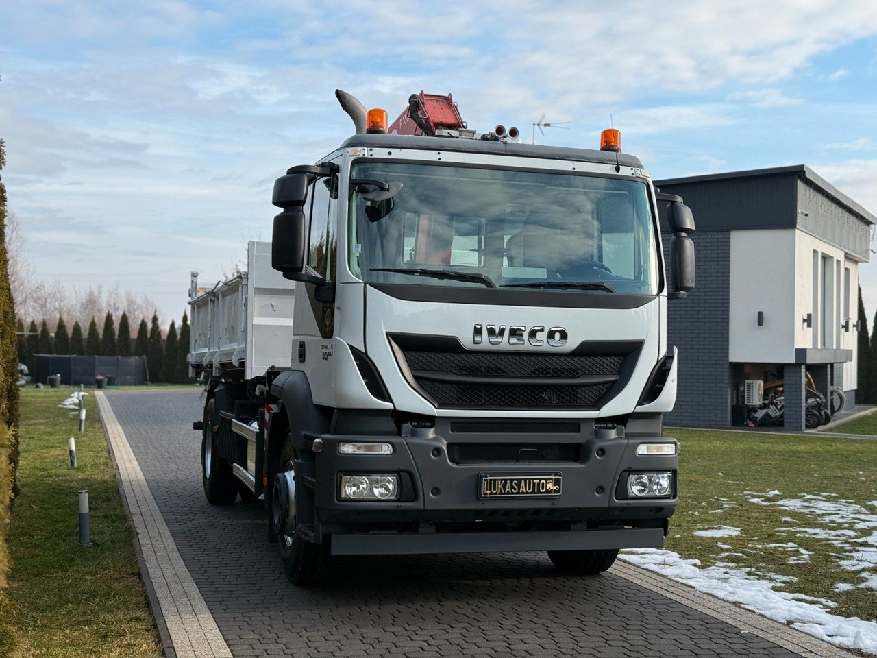 Iveco STRALIS 330 / 4x2/ TIPPER /FASSI F135 - Camion grue: photos 2 Iveco STRALIS 330 / 4x2/ TIPPER /FASSI F135 - Camion grue: photos 2