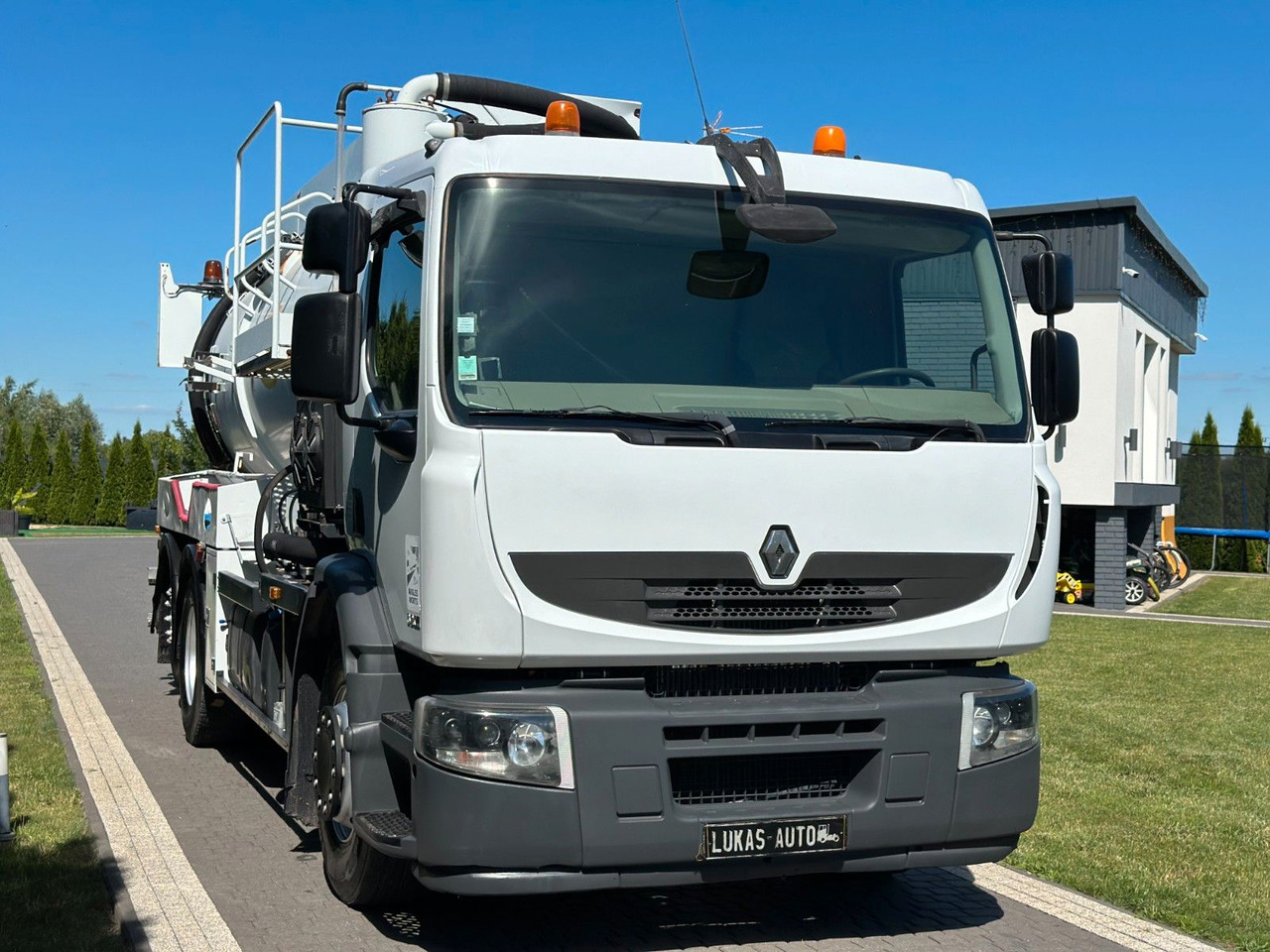 Renault PREMIUM 320 6x2 T RIVARD. TWO CHAMBERS - Camion hydrocureur: photos 3 Renault PREMIUM 320 6x2 T RIVARD. TWO CHAMBERS - Camion hydrocureur: photos 3