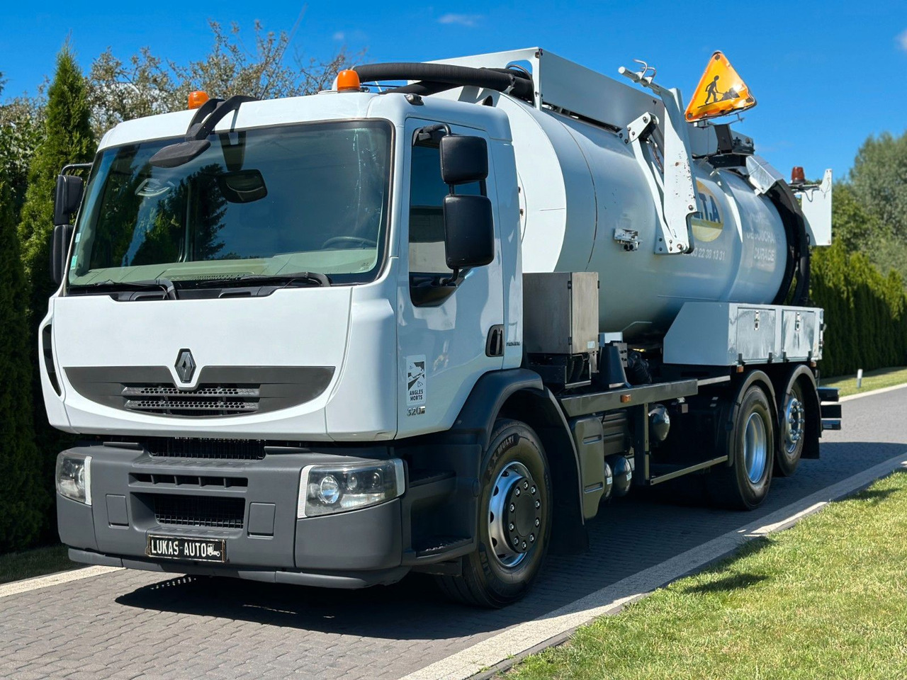 Renault PREMIUM 320 6x2 T RIVARD. TWO CHAMBERS - Camion hydrocureur: photos 1 Renault PREMIUM 320 6x2 T RIVARD. TWO CHAMBERS - Camion hydrocureur: photos 1