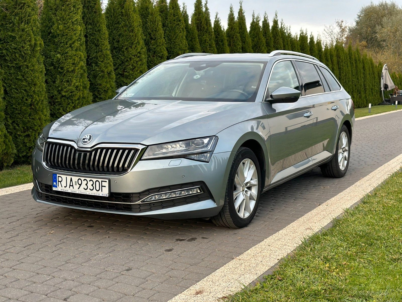 Skoda Superb 2.0 TDI SCR 147kW DSG STYLE COMBI - Voiture: photos 1 Skoda Superb 2.0 TDI SCR 147kW DSG STYLE COMBI - Voiture: photos 1