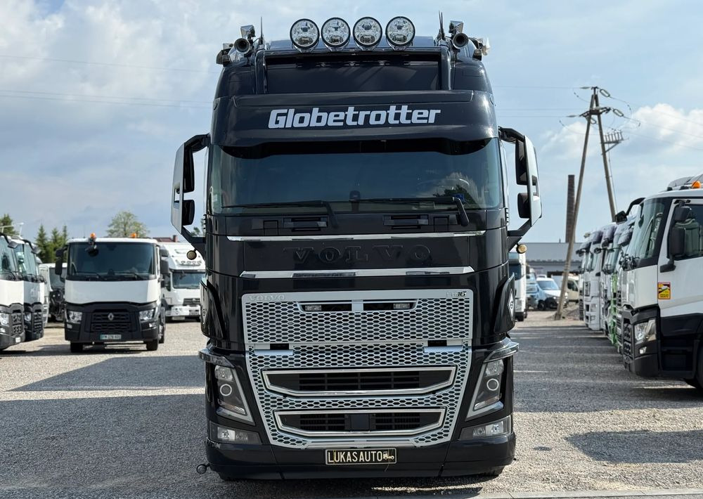 Volvo FH16 660 HP TANDEM 6x2 LIMITED EDITION - Camion à rideaux coulissants: photos 2 Volvo FH16 660 HP TANDEM 6x2 LIMITED EDITION - Camion à rideaux coulissants: photos 2