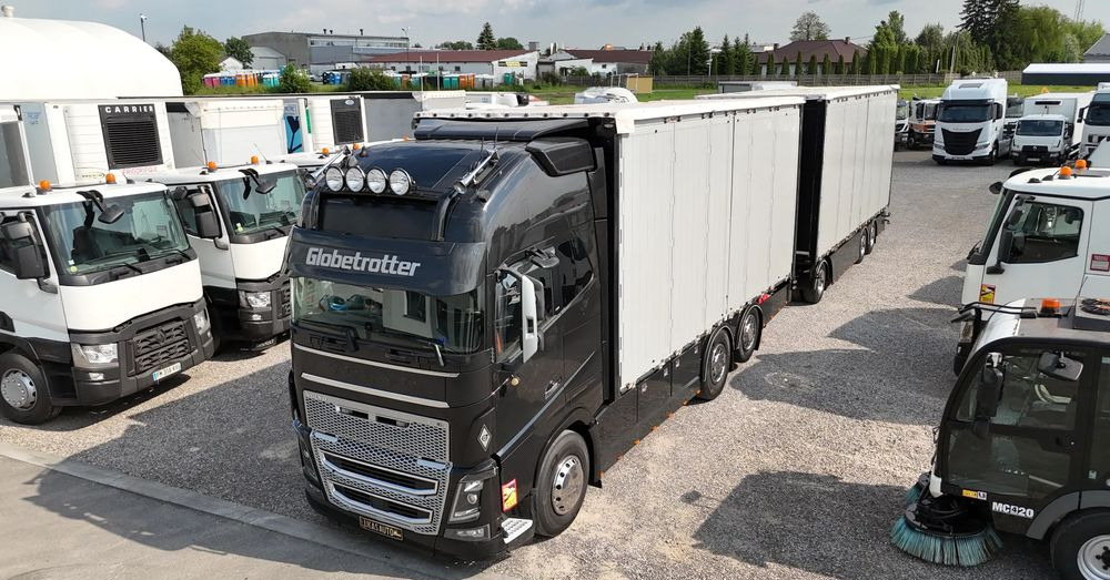 Volvo FH16 660 HP TANDEM 6x2 LIMITED EDITION - Camion à rideaux coulissants: photos 3 Volvo FH16 660 HP TANDEM 6x2 LIMITED EDITION - Camion à rideaux coulissants: photos 3