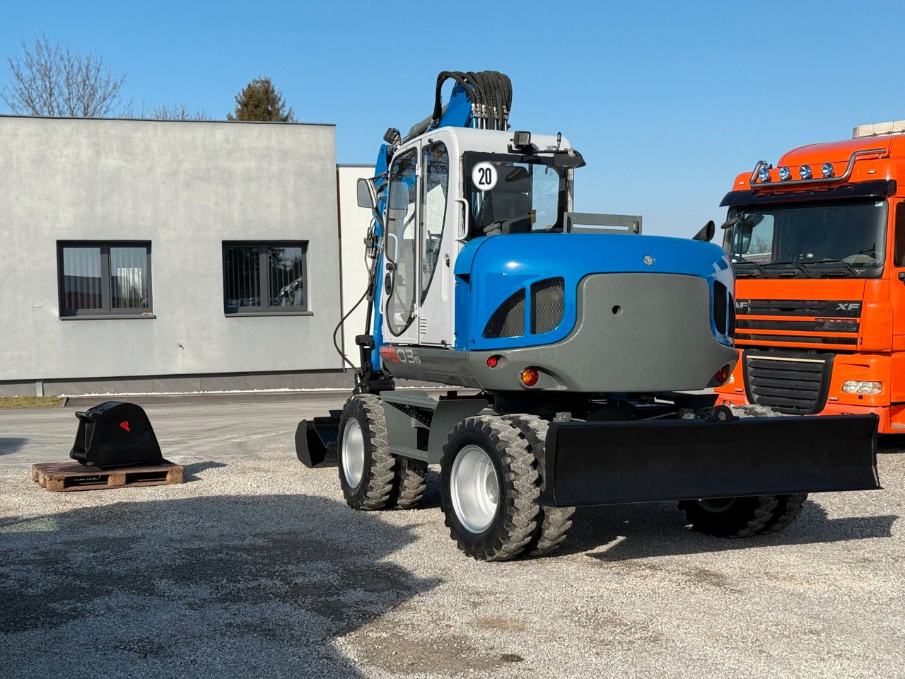 Wacker 9503-02 THREE-SIDE ARM - Pelle sur pneus: photos 5 Wacker 9503-02 THREE-SIDE ARM - Pelle sur pneus: photos 5