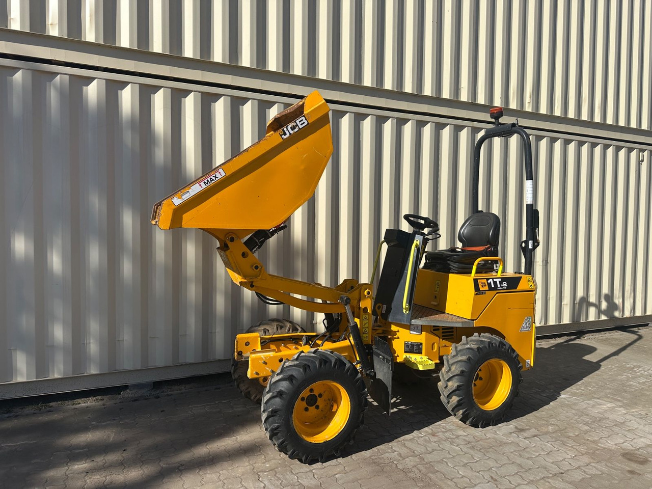 JCB 1T-2 High Tip Dumper, 440 Bh, 1.000 KG - Mini tombereau: photos 2 JCB 1T-2 High Tip Dumper, 440 Bh, 1.000 KG - Mini tombereau: photos 2