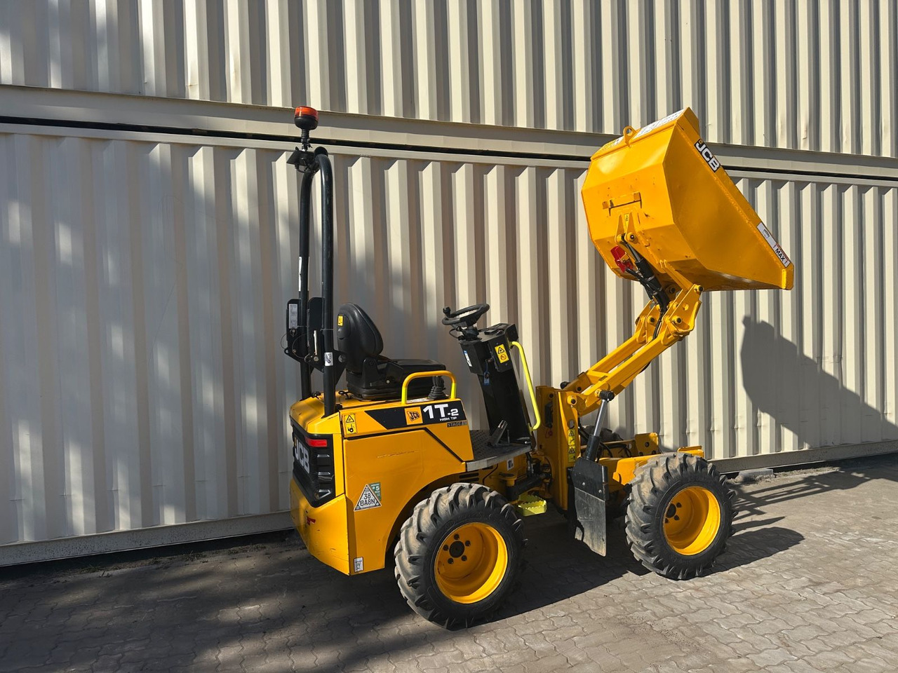 JCB 1T-2 High Tip Dumper, 440 Bh, 1.000 KG - Mini tombereau: photos 4 JCB 1T-2 High Tip Dumper, 440 Bh, 1.000 KG - Mini tombereau: photos 4