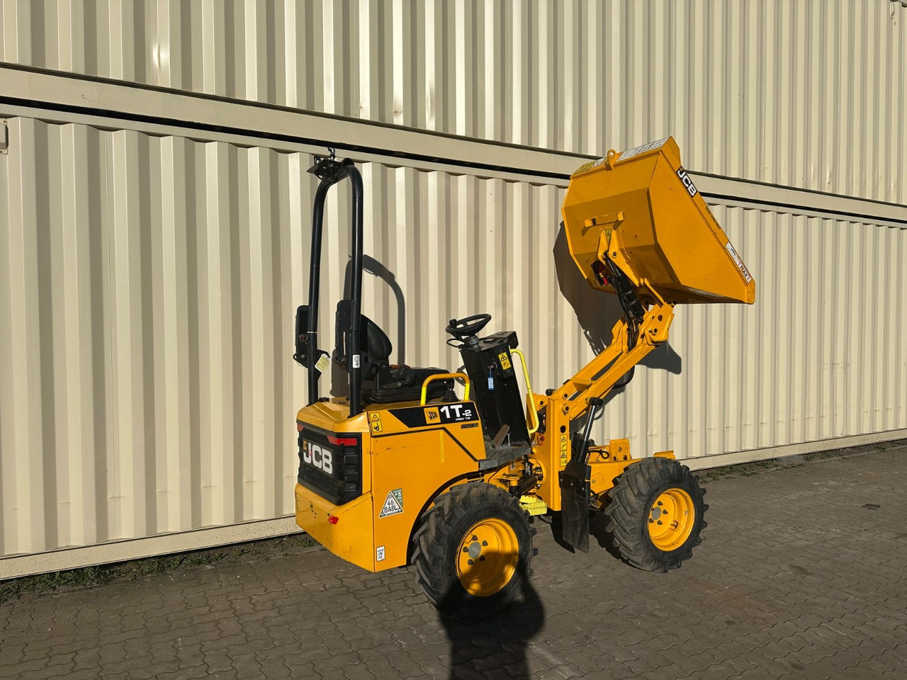 JCB 1T-2 High Tip Dumper, 632 Bh, 1.000 KG - Mini tombereau: photos 4 JCB 1T-2 High Tip Dumper, 632 Bh, 1.000 KG - Mini tombereau: photos 4