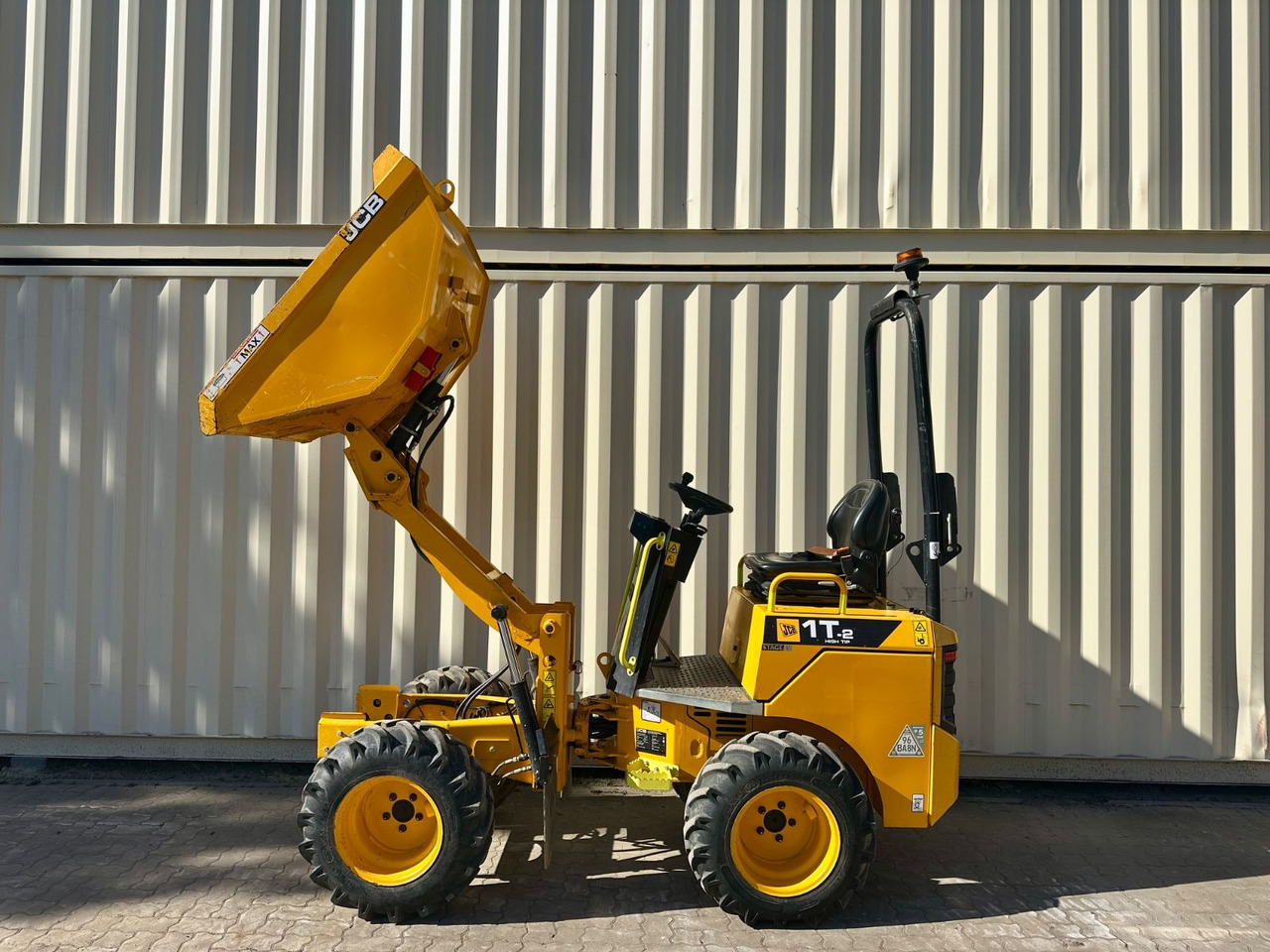 JCB 1T-2 High Tip Dumper, 676 Bh, 1.000 KG - Mini tombereau: photos 2 JCB 1T-2 High Tip Dumper, 676 Bh, 1.000 KG - Mini tombereau: photos 2
