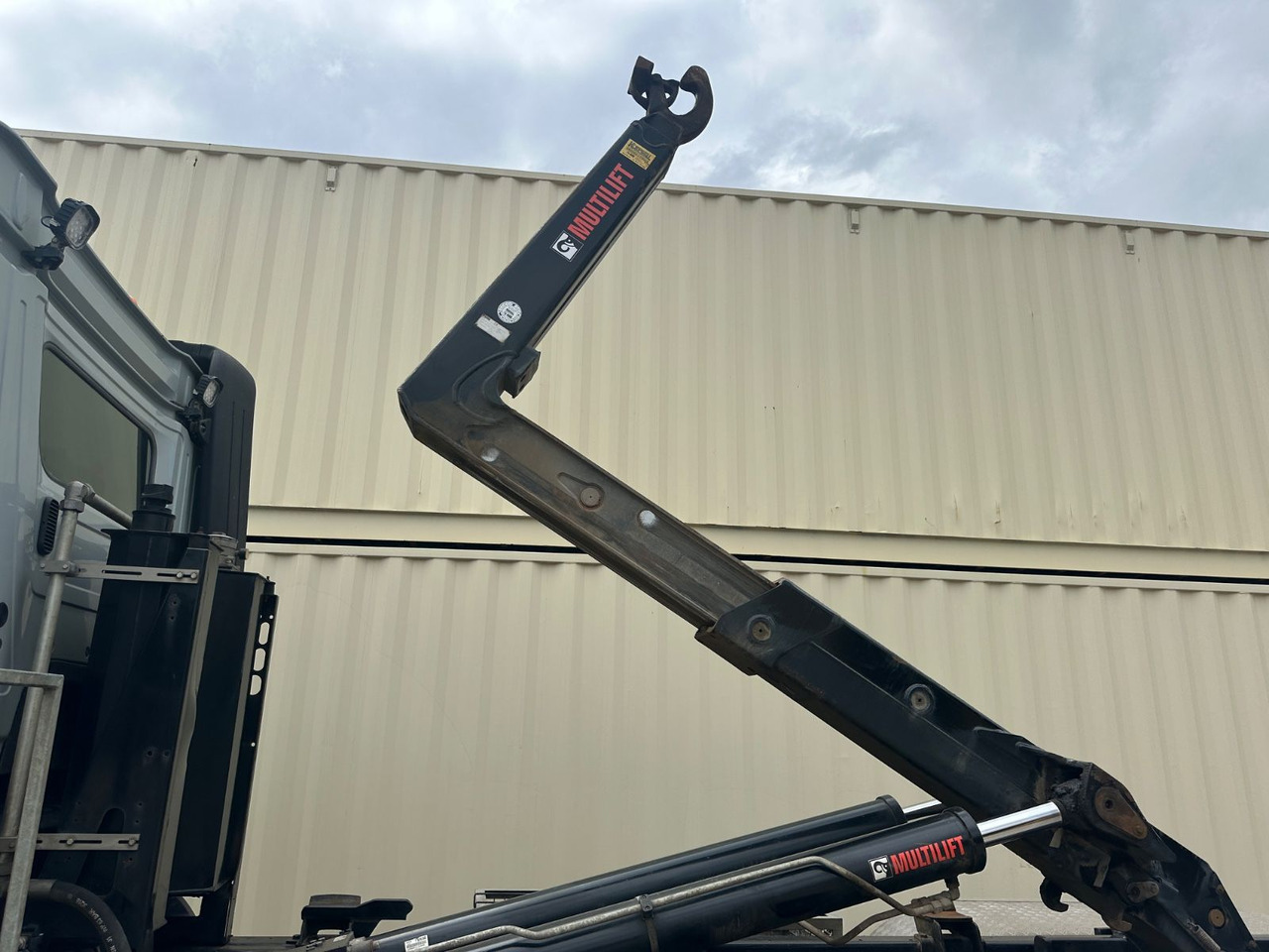 Mercedes-Benz Arocs 2643/Hiab M. /1. Hd /R.St. 3.90m/265.773KM - Camion ampliroll: photos 5 Mercedes-Benz Arocs 2643/Hiab M. /1. Hd /R.St. 3.90m/265.773KM - Camion ampliroll: photos 5