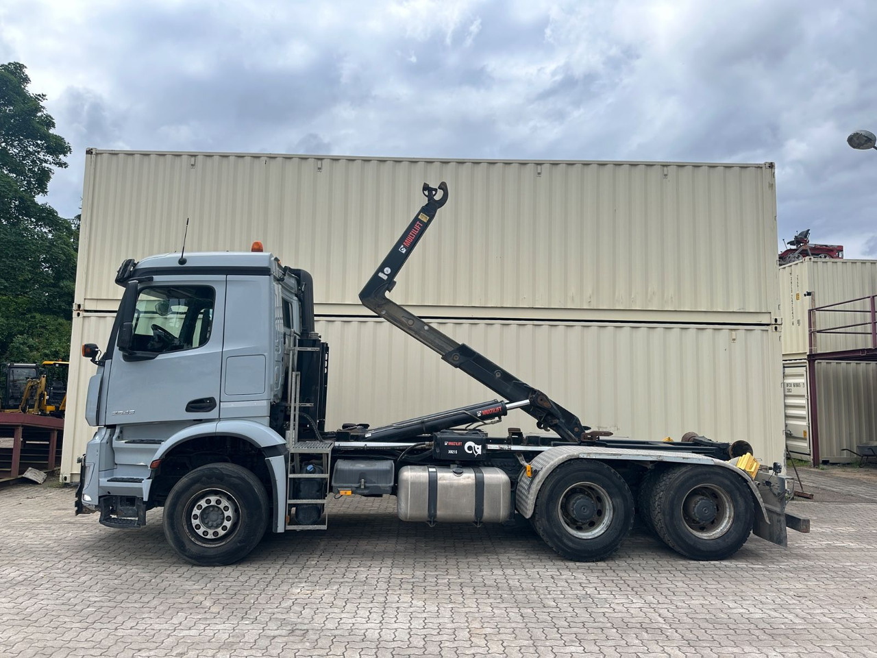 Mercedes-Benz Arocs 2643/Hiab M. /1. Hd /R.St. 3.90m/265.773KM - Camion ampliroll: photos 2 Mercedes-Benz Arocs 2643/Hiab M. /1. Hd /R.St. 3.90m/265.773KM - Camion ampliroll: photos 2