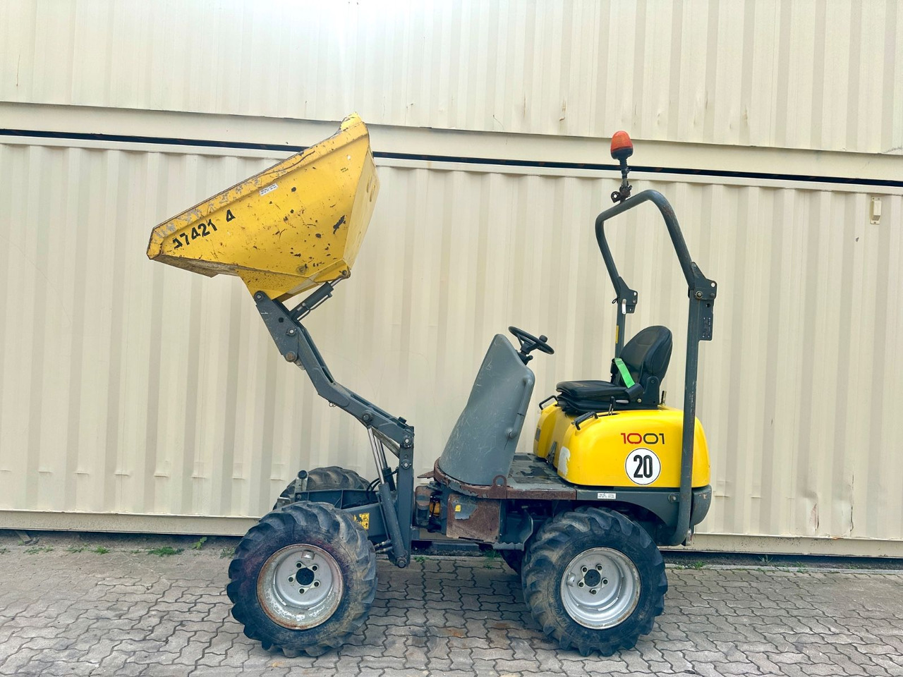 Wacker 1001 Hochkipper / 2016 BJ / 1.000 KG / 1.342 H - Mini tombereau: photos 1 Wacker 1001 Hochkipper / 2016 BJ / 1.000 KG / 1.342 H - Mini tombereau: photos 1