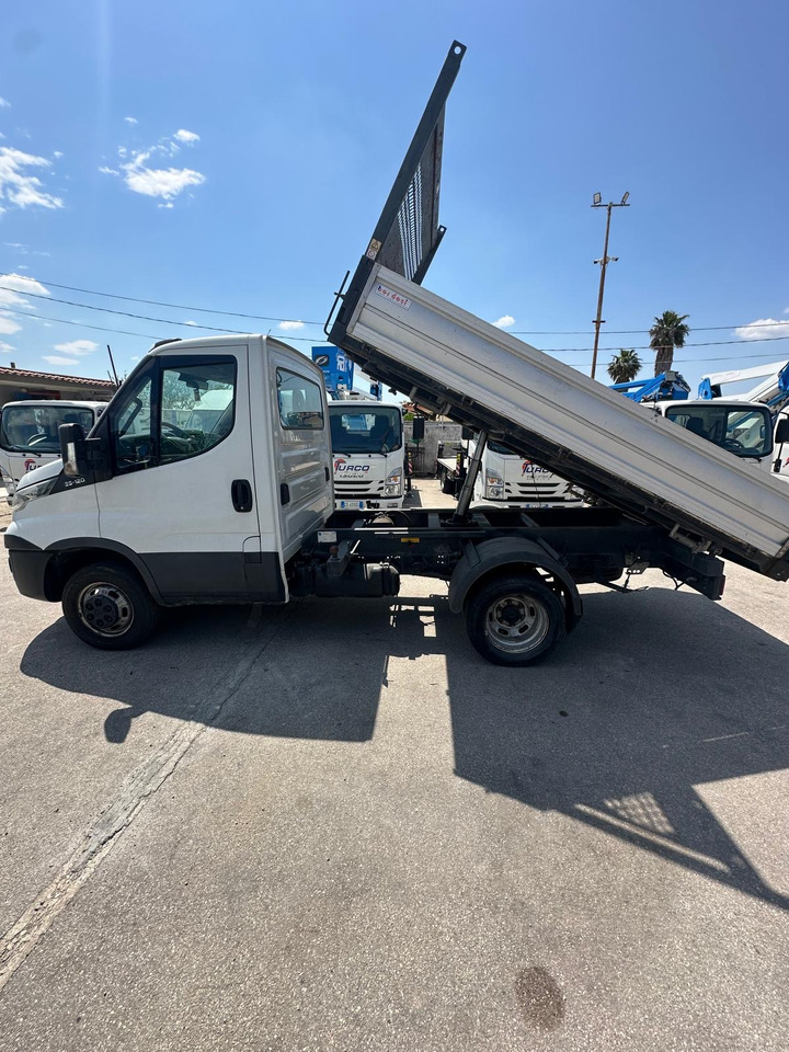 IVECO DAILY 35C12 - Camion benne: photos 3 IVECO DAILY 35C12 - Camion benne: photos 3