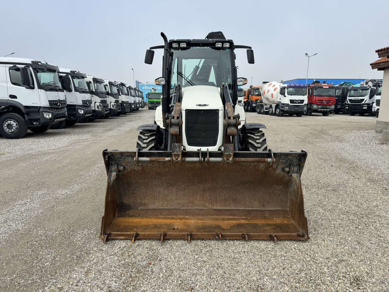 HIDROMEK HMK102B - Tractopelle: photos 2 HIDROMEK HMK102B - Tractopelle: photos 2