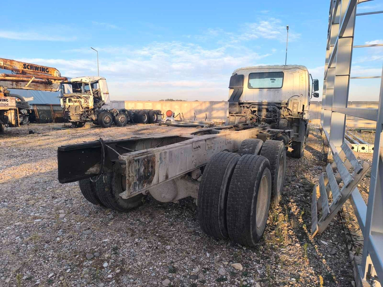 Isuzu 2.8 CXZ 81 - Châssis cabine: photos 5 Isuzu 2.8 CXZ 81 - Châssis cabine: photos 5