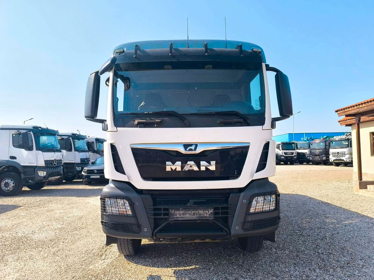 MAN TGS 41.420 MEILLER KIPPER - Camion multibenne: photos 2 MAN TGS 41.420 MEILLER KIPPER - Camion multibenne: photos 2