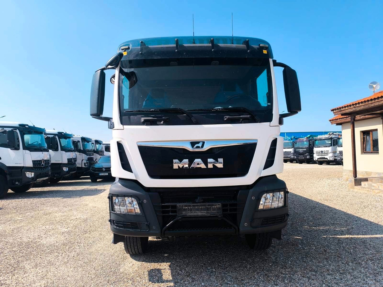 MAN TGS 41.420 MEILLER KIPPER - Camion multibenne: photos 2 MAN TGS 41.420 MEILLER KIPPER - Camion multibenne: photos 2