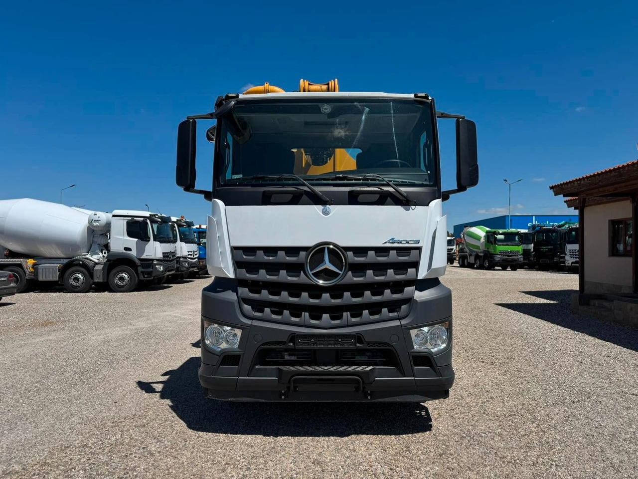 Mercedes-Benz AROCS 4442 SCHWING S43SX - Camion pompe: photos 2 Mercedes-Benz AROCS 4442 SCHWING S43SX - Camion pompe: photos 2