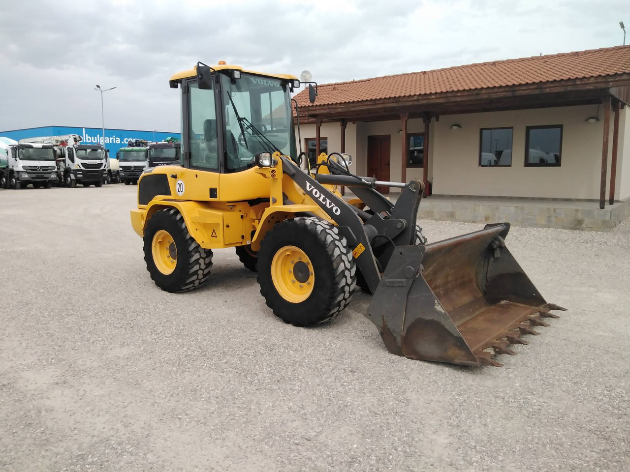 VOLVO L30G - Chargeuse sur pneus: photos 1 VOLVO L30G - Chargeuse sur pneus: photos 1