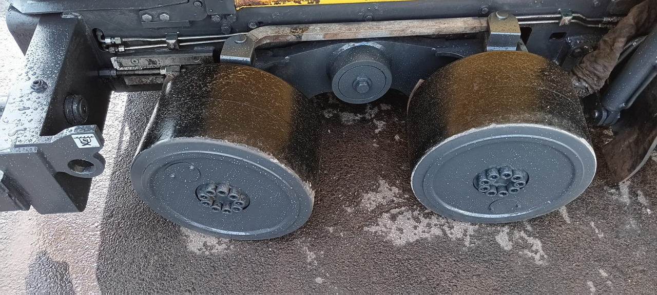 BOMAG IT BF 300 P-2 S340-2 TV Stage IIIb/Tier 4f - Finisseur: photos 5 BOMAG IT BF 300 P-2 S340-2 TV Stage IIIb/Tier 4f - Finisseur: photos 5