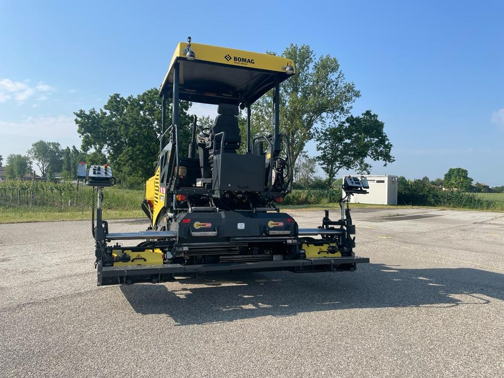 BOMAG IT BF 300 P S340-2 TV Stage IIIa/Tier 3 - Finisseur: photos 3 BOMAG IT BF 300 P S340-2 TV Stage IIIa/Tier 3 - Finisseur: photos 3