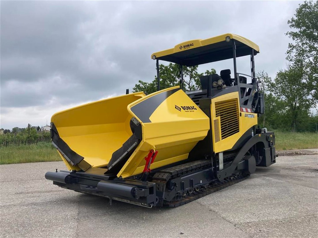 BOMAG IT BF 900 C S500 Stage IIIb/Tier 4i - Finisseur: photos 1 BOMAG IT BF 900 C S500 Stage IIIb/Tier 4i - Finisseur: photos 1