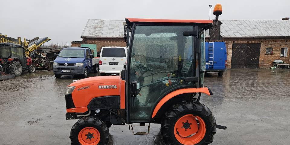 Ciągnik Kubota B2650 4x4 klima 26 KM hydrostat - Tracteur agricole: photos 1 Ciągnik Kubota B2650 4x4 klima 26 KM hydrostat - Tracteur agricole: photos 1
