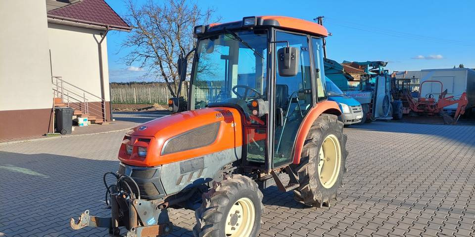 Kioti EX50 HST 50KM klimatyzacja przedni TUZ - Tracteur agricole: photos 2 Kioti EX50 HST 50KM klimatyzacja przedni TUZ - Tracteur agricole: photos 2