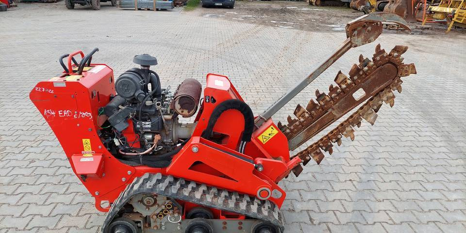 Koparka łańcuchowa Ditch Witch C24X 24 KM Honda - Trancheuse: photos 5 Koparka łańcuchowa Ditch Witch C24X 24 KM Honda - Trancheuse: photos 5