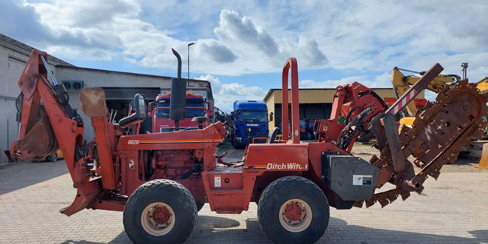 Koparka łańcuchowa pługoukładacz Ditch Witch 8020 Combo - Trancheuse: photos 4 Koparka łańcuchowa pługoukładacz Ditch Witch 8020 Combo - Trancheuse: photos 4
