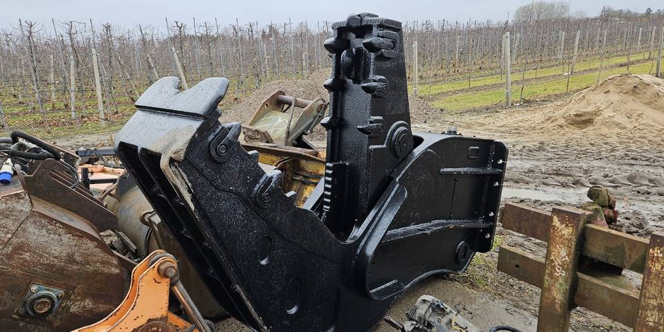 Szczęka krusząca Hammer FP26 do koparki 25-45t - Cisaille de démolition pour Engins de chantier: photos 3 Szczęka krusząca Hammer FP26 do koparki 25-45t - Cisaille de démolition pour Engins de chantier: photos 3