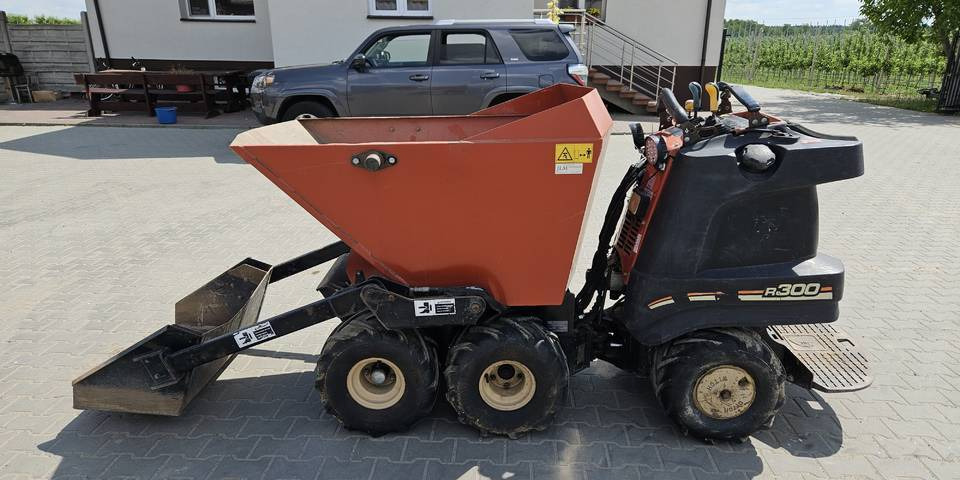 Wozidło samozaładowcze Ditch Witch R300 koparka łańcuchowa - Mini tombereau: photos 1 Wozidło samozaładowcze Ditch Witch R300 koparka łańcuchowa - Mini tombereau: photos 1