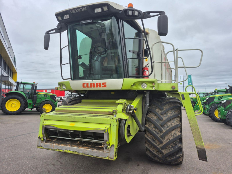 Claas Lexion 560 V750 - Moissonneuse-batteuse: photos 2 Claas Lexion 560 V750 - Moissonneuse-batteuse: photos 2