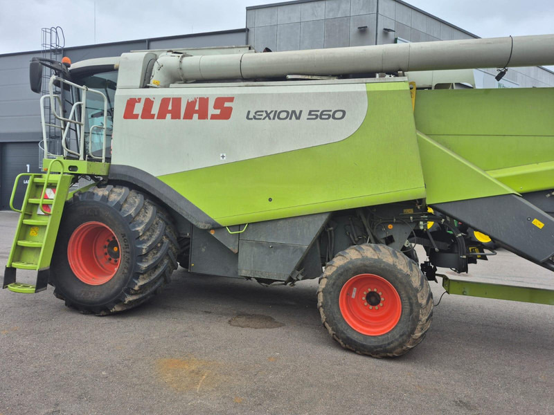 Claas Lexion 560 V750 - Moissonneuse-batteuse: photos 3 Claas Lexion 560 V750 - Moissonneuse-batteuse: photos 3