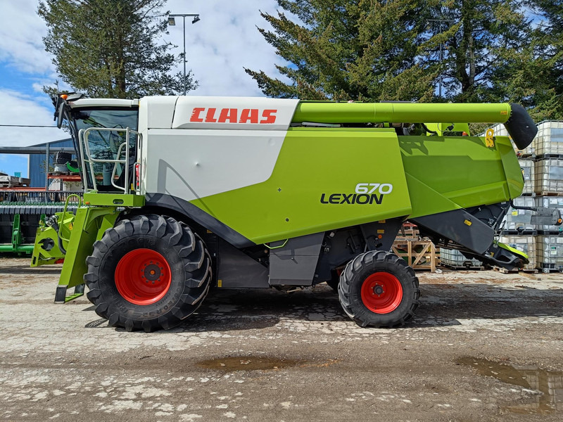 Claas Lexion 670 V750 - Moissonneuse-batteuse: photos 2 Claas Lexion 670 V750 - Moissonneuse-batteuse: photos 2