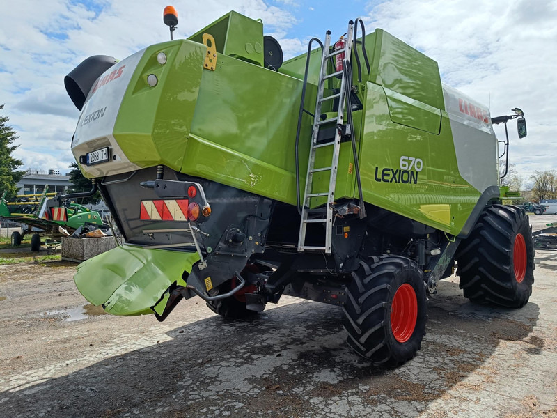 Claas Lexion 670 V750 - Moissonneuse-batteuse: photos 4 Claas Lexion 670 V750 - Moissonneuse-batteuse: photos 4
