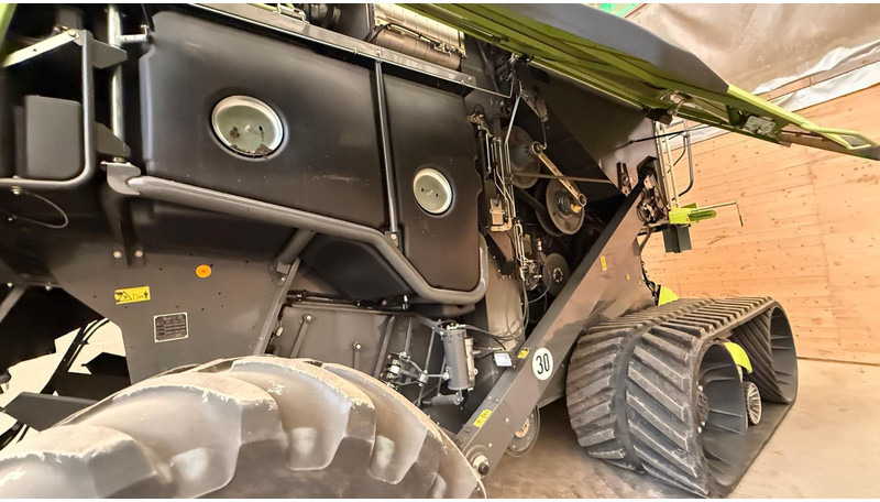 Claas Lexion 770 TT Vario 1080 - Moissonneuse-batteuse: photos 5 Claas Lexion 770 TT Vario 1080 - Moissonneuse-batteuse: photos 5