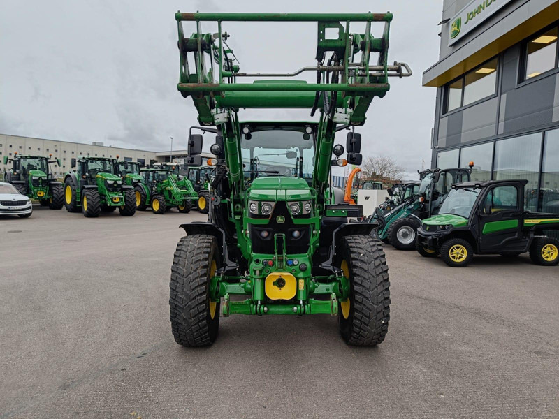 John Deere 6115 RC - Tracteur agricole: photos 2 John Deere 6115 RC - Tracteur agricole: photos 2