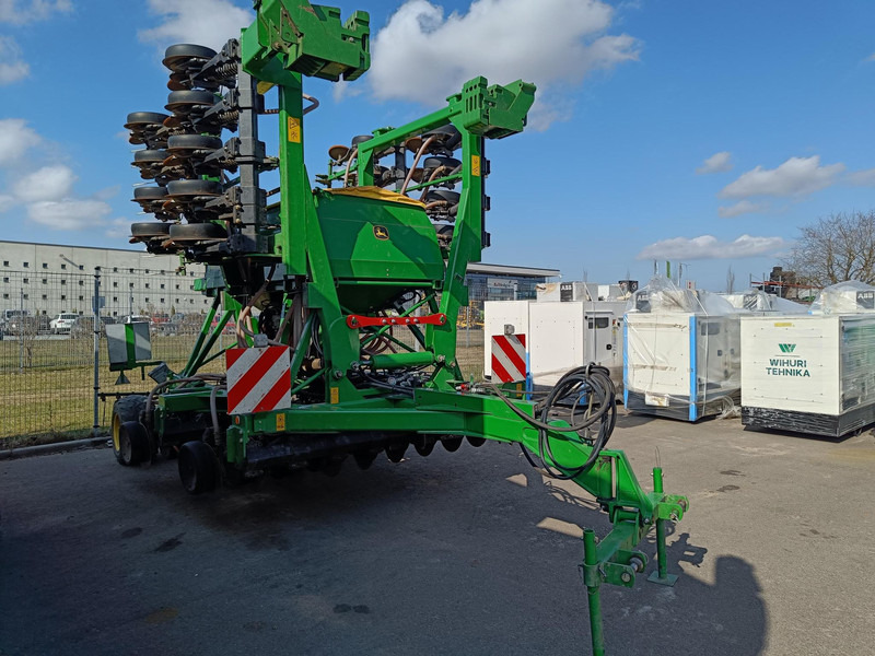John Deere 750 A - Semoir monograine: photos 1 John Deere 750 A - Semoir monograine: photos 1
