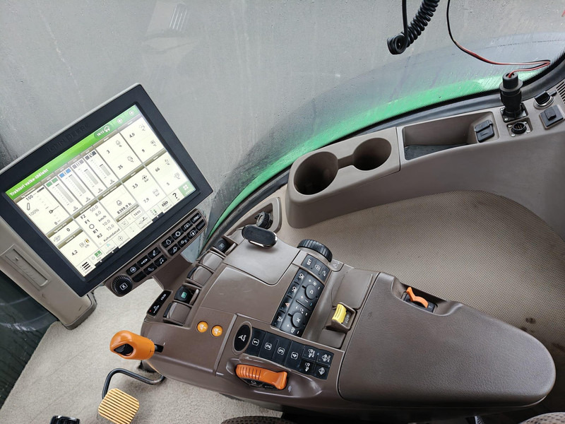Tracteur agricole John Deere 8400R: photos 14 Tracteur agricole John Deere 8400R: photos 14
