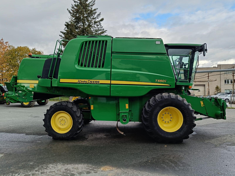John Deere T550 - Moissonneuse-batteuse: photos 2 John Deere T550 - Moissonneuse-batteuse: photos 2